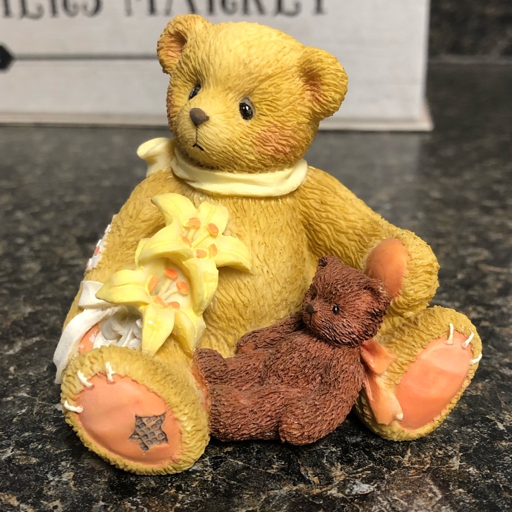 3/$15 ❤️ Cherished teddies Lily petals of Hope figurine